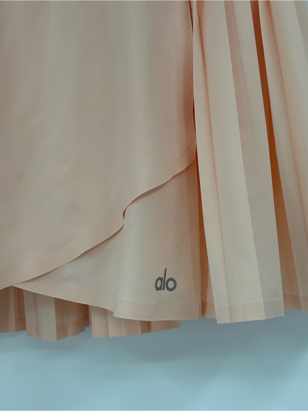 Alo Yoga Aces Tennis Skirt Peach Pink Pleated Skort Size M - Picture 11 of 15